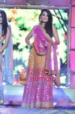 at Gitanjali Wow Awards in Taj Land_s End on 21st April 2011 (121).JPG